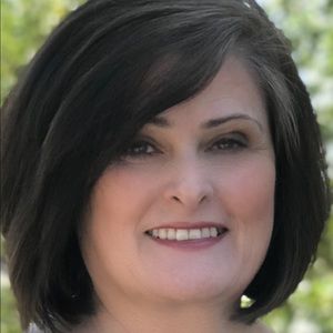 Meet your Posher, Debbie